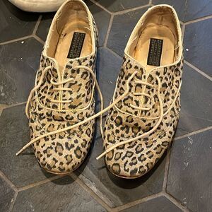 Urban Outfitters Deena & Ozzy leopard oxfords